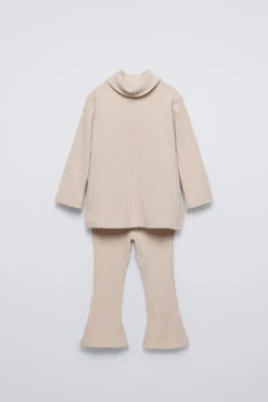 Niños ZARA 1½ - 6 Años·Camisetas|1½ - 6 Años·Pantalones<CONJUNTO CAMISETA Y LEGGING FLARE CANALÉ SOFT TOUCH