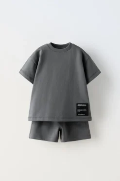 Niños ZARA 1½ - 6 Años·Camisetas|1½ - 6 Años·Pantalones / Leggings<CONJUNTO FELPA CAMISETA Y BERMUDA ETIQUETA