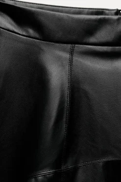Online FALDA MIDI ASIMÉTRICA EFECTO PIEL ZW COLLECTION Mujer Faldas / Shorts