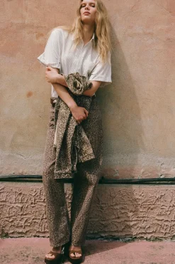 Online JEANS TRF RELAXED ESTAMPADO ANIMAL TIRO ALTO Mujer Jeans