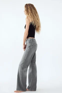 New JEANS TRF WIDE LEG TIRO MEDIO Mujer Jeans