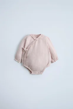 Niños ZARA 0 - 6 Meses·Bodies / Camisas|0 - 6 Meses·Básicos<KIMONO BAMBULA VOLANTITO