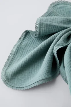 Niños ZARA 0 - 6 Meses·Básicos|6 - 18 Meses·Accesorios / Calcetines<MANTA TEXTURA PUNTILLA