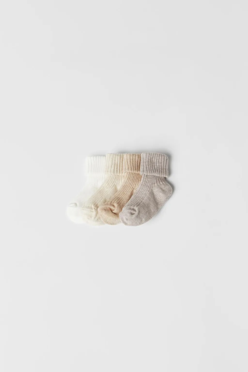 Niños ZARA 0 - 6 Meses·Ropa Interior / Pijamas|0 - 6 Meses·Básicos<PACK CUATRO CALCETINES COLORES
