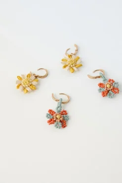 Niños ZARA 1½ - 6 Años·Accesorios|6 - 14 Años·Accesorios<PACK DOS PENDIENTES FLOR ABALORIOS