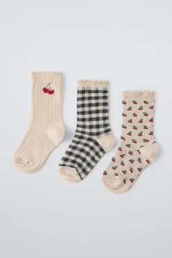 Niños ZARA 1½ - 6 Años·Ropa Interior / Calcetines|6 - 14 Años·Ropa Interior / Calcetines<PACK TRES CALCETINES CEREZAS Y CUADROS