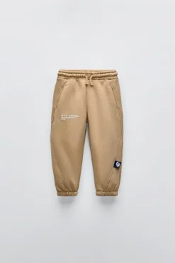 Niños ZARA 1½ - 6 Años·Pantalones|1½ - 6 Años·Chándal<PANTALÓN JOGGER TEXTO RELIEVE