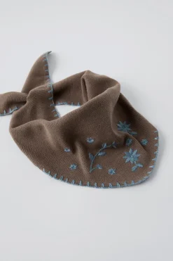 Niños ZARA 1½ - 6 Años·Accesorios|6 - 14 Años·Accesorios<PAÑOLETA TRIANGULAR BORDADOS