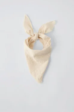 Niños ZARA 1½ - 6 Años·Accesorios|6 - 14 Años·Accesorios<PAÑOLETA TRIANGULAR BORDADOS