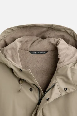 Discount PARKA ENGOMADA CAPUCHA Hombre Cazadoras|Abrigos / Gabardinas