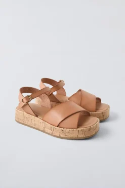 Niños ZARA 6 - 14 Años·Zapatos<SANDALIA CRUZADA