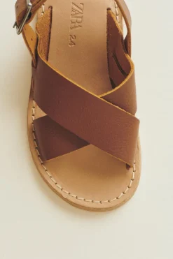 Niños ZARA 1½ - 6 Años·Zapatos|1½ - 6 Años·Zapatos<SANDALIA CRUZADA PIEL