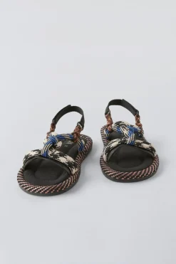 Niños ZARA 1½ - 6 Años·Zapatos|1½ - 6 Años·Zapatos<SANDALIA CUERDAS