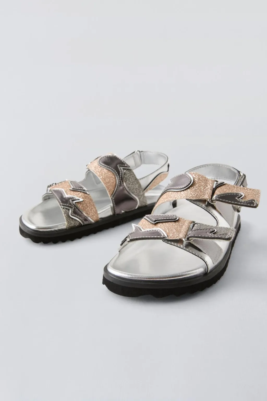 Niños ZARA 6 - 14 Años·Zapatos<SANDALIA METALIZADA