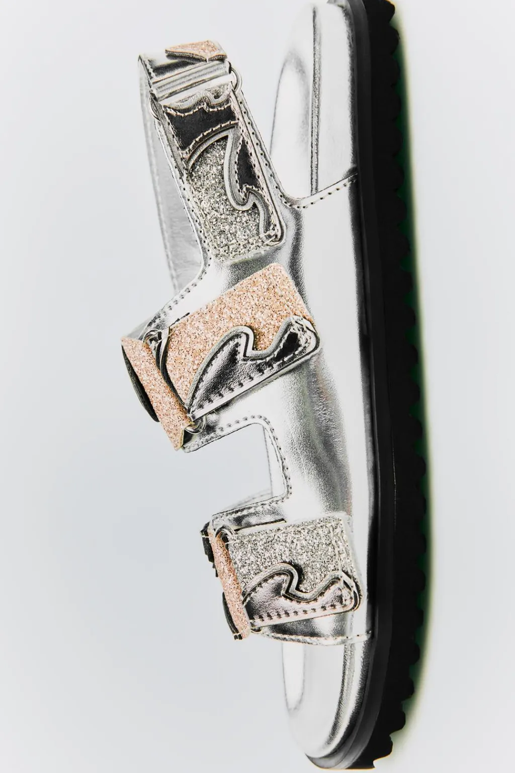 Niños ZARA 6 - 14 Años·Zapatos<SANDALIA METALIZADA