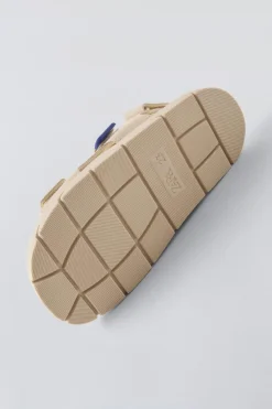 Niños ZARA 1½ - 6 Años·Licencias|1½ - 6 Años·Zapatos<SANDALIA MICKEY MOUSE © DISNEY