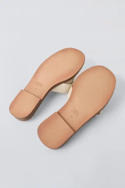 Niños ZARA 6 - 14 Años·Zapatos<SANDALIA PLANA CRUZADA