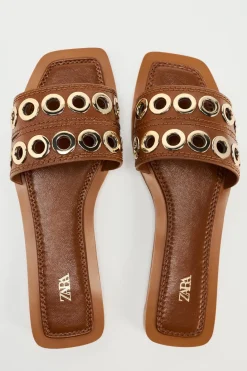 Clearance SANDALIA PLANA PIEL APLIQUES METÁLICOS Mujer Zapatos