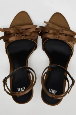 New SANDALIA TACÓN METALIZADO Mujer Zapatos