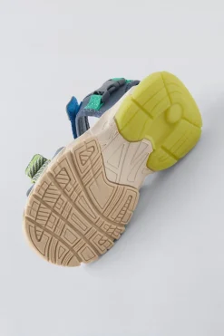 Niños ZARA 1½ - 6 Años·Zapatos|1½ - 6 Años·Zapatos<SANDALIA TÉCNICA