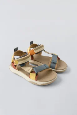 Niños ZARA 6 - 14 Años·Zapatos|6 - 14 Años·Zapatos<SANDALIA TÉCNICA TIRAS