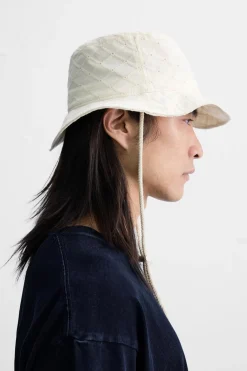 New SOMBRERO BORDADO PERFORADO Hombre Accesorios