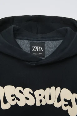 Niños ZARA 6 - 14 Años·Sudaderas<SUDADERA TEXTO RELIEVE
