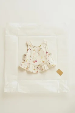 Niños ZARA 1½ - 6 Años·Camisas|6 - 18 Meses·Camisetas<TIMELESZ - TOP FLORES VOLANTE