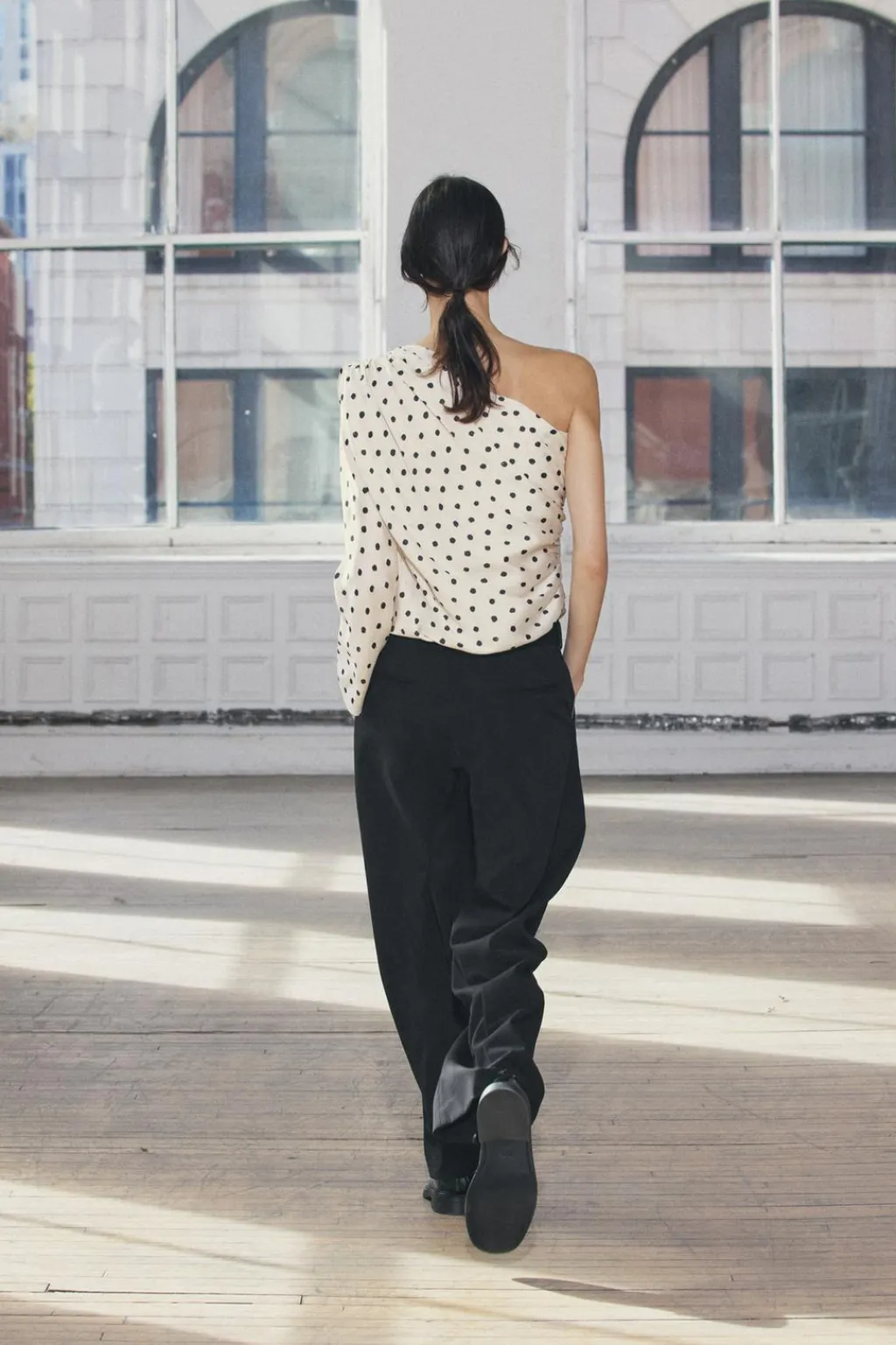 Fashion TOP ASIMÉTRICO HOMBRERA ZW COLLECTION Mujer Tops / Bodies