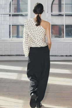 Fashion TOP ASIMÉTRICO HOMBRERA ZW COLLECTION Mujer Tops / Bodies