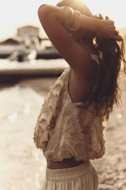 New TOP GLOBO FLORES RELIEVE Mujer Tops / Bodies