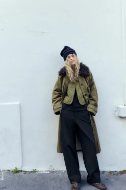 Outlet TRENCH ENCERADO CUELLO EFECTO PELO Mujer Abrigos / Anoraks