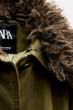 Outlet TRENCH ENCERADO CUELLO EFECTO PELO Mujer Abrigos / Anoraks