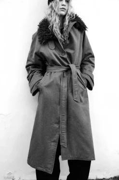 Outlet TRENCH ENCERADO CUELLO EFECTO PELO Mujer Abrigos / Anoraks