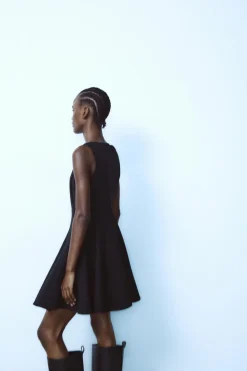 Discount VESTIDO CORTO BAJO VUELO Mujer Vestidos