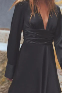 Discount VESTIDO CORTO SATINADO Mujer Vestidos