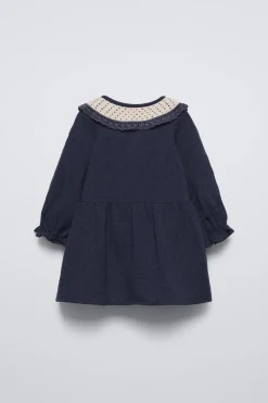 Niños ZARA 1½ - 6 Años·Vestidos / Petos|6 - 18 Meses·Vestidos / Monos<VESTIDO ESTRUCTURA CUELLO CROCHET