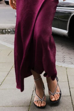 New VESTIDO SATINADO ESCOTE ESPALDA Mujer Vestidos