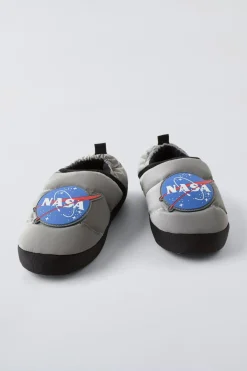 Niños ZARA 6 - 14 Años·Zapatos|6 - 14 Años·Zapatos<ZAPATILLA DE CASA © NASA