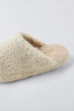 Niños ZARA 6 - 14 Años·Zapatos|6 - 14 Años·Zapatos<ZAPATILLA DE CASA BORREGUILLO