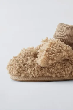 Niños ZARA 1½ - 6 Años·Zapatos|1½ - 6 Años·Zapatos<ZAPATILLA DE CASA PERRITO