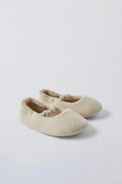 Niños ZARA 1½ - 6 Años·Zapatos<ZAPATILLA DE CASA TIRA