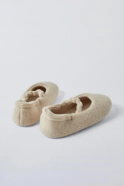 Niños ZARA 1½ - 6 Años·Zapatos<ZAPATILLA DE CASA TIRA