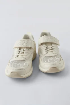 Niños ZARA 6 - 14 Años·Zapatos<ZAPATILLA DEPORTIVA FLORES