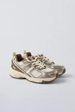 Niños ZARA 6 - 14 Años·Zapatos|6 - 14 Años·Deporte / Chándal<ZAPATILLA DEPORTIVA MULTIPIEZAS