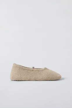 Niños ZARA 6 - 14 Años·Zapatos<ZAPATILLAS DE CASA CALCETÍN