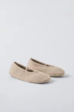 Niños ZARA 6 - 14 Años·Zapatos<ZAPATILLAS DE CASA CALCETÍN