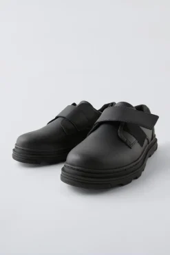 Niños ZARA 6 - 14 Años·Zapatos<ZAPATO COLEGIAL PIEL