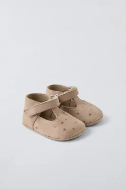 Niños ZARA 0 - 6 Meses·Patucos<ZAPATO ESTRELLAS PIEL