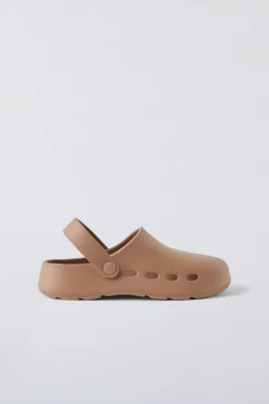 Niños ZARA 6 - 14 Años·Zapatos|6 - 14 Años·Zapatos<ZUECO ENGOMADO